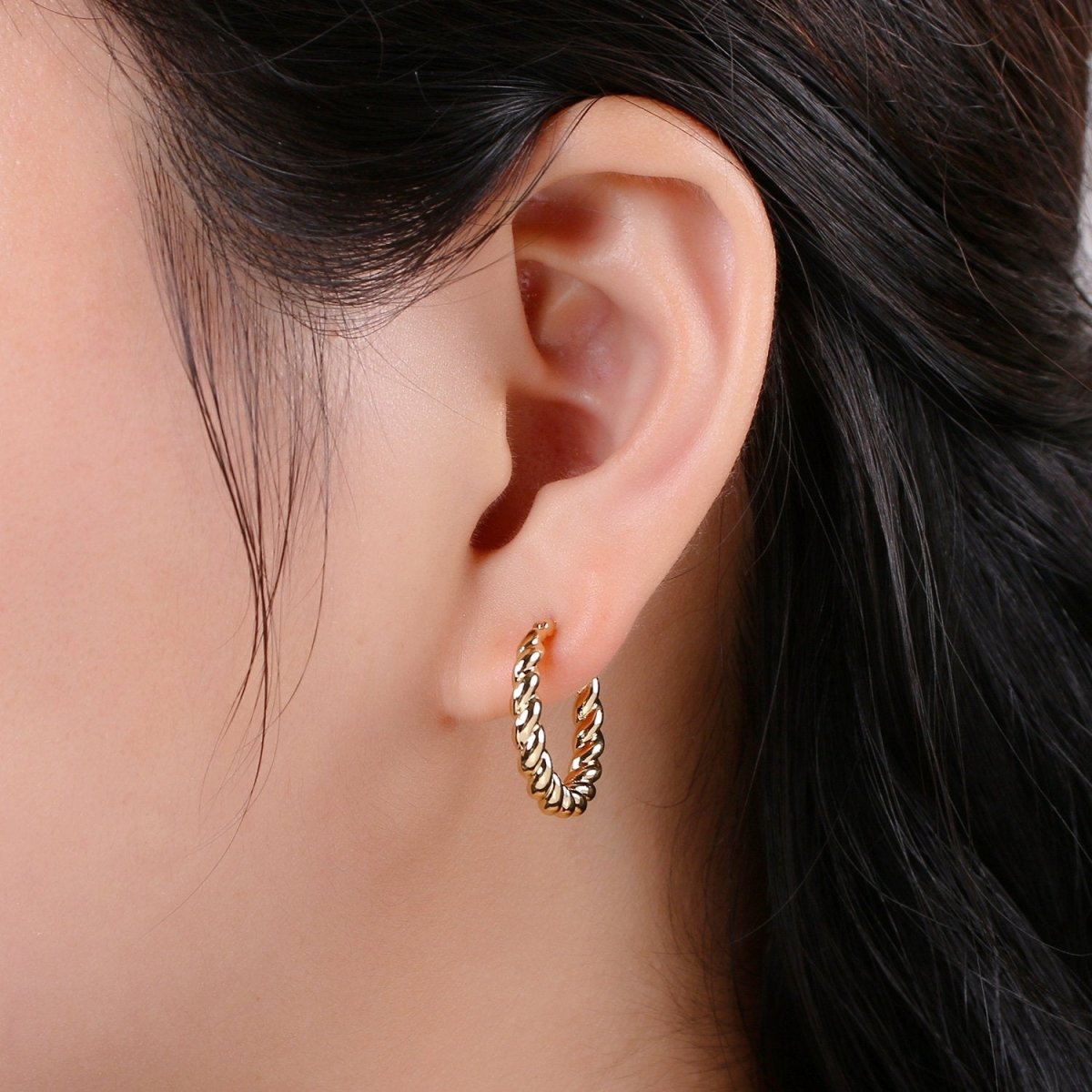 Small Twisted Hoop Earrings 20mm Hoop Earring Gold Vermeil Q-320 - DLUXCA
