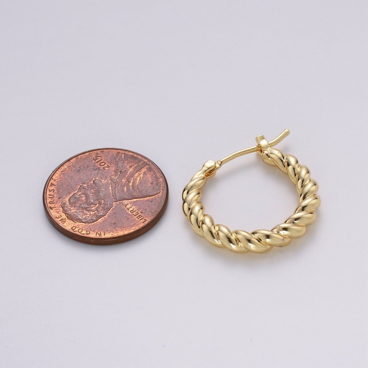 Small Twisted Hoop Earrings 20mm Hoop Earring Gold Vermeil Q-320 - DLUXCA