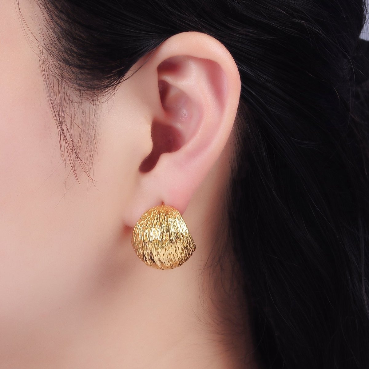 Stainless Steel 20mm Hammered Line-Textured Wide Dome C-Shaped Hoop Earrings | AE414 - DLUXCA