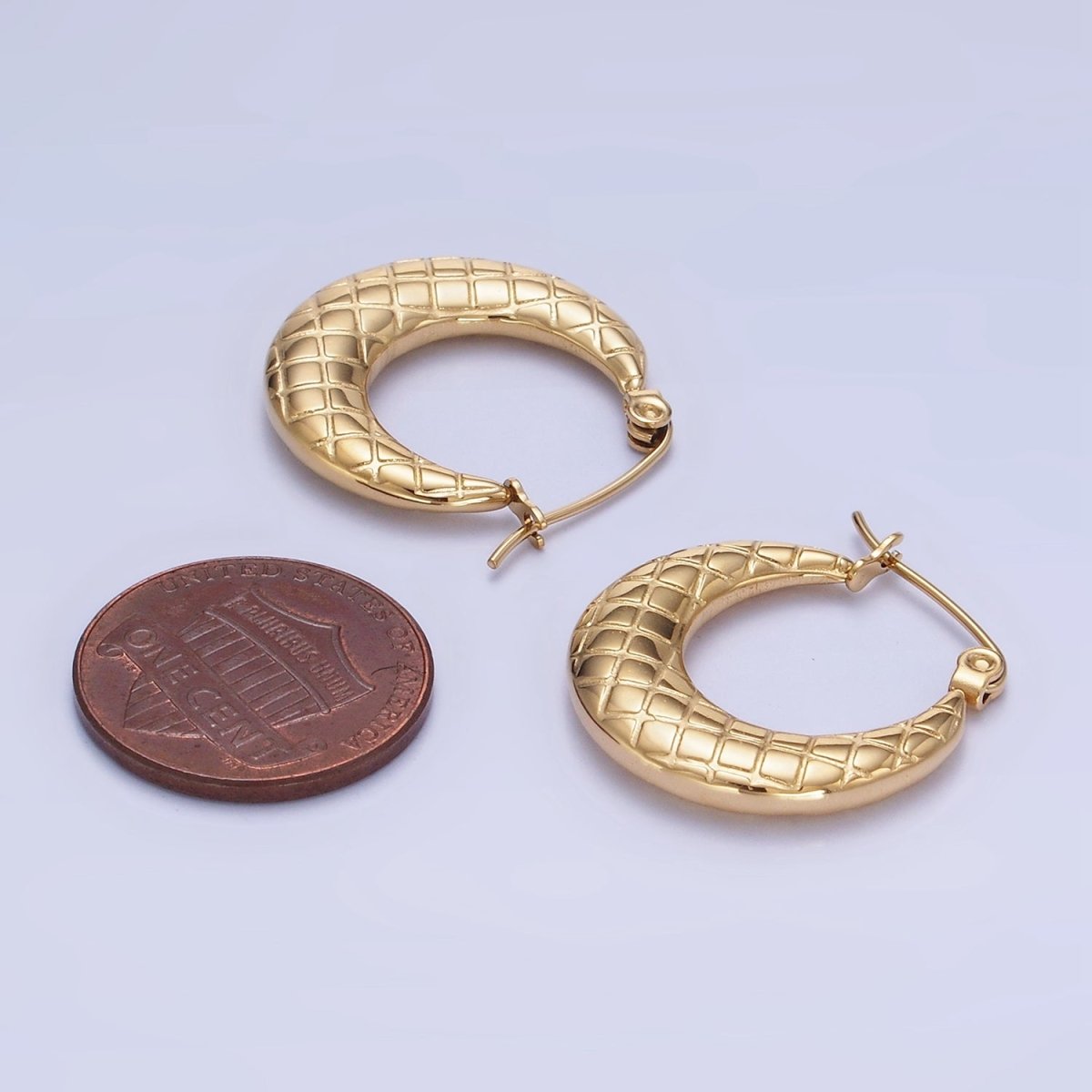 Stainless Steel 20mm Quilted Lined Latch Hoop Earrings in Gold & Silver | AB1378 AB1379 - DLUXCA