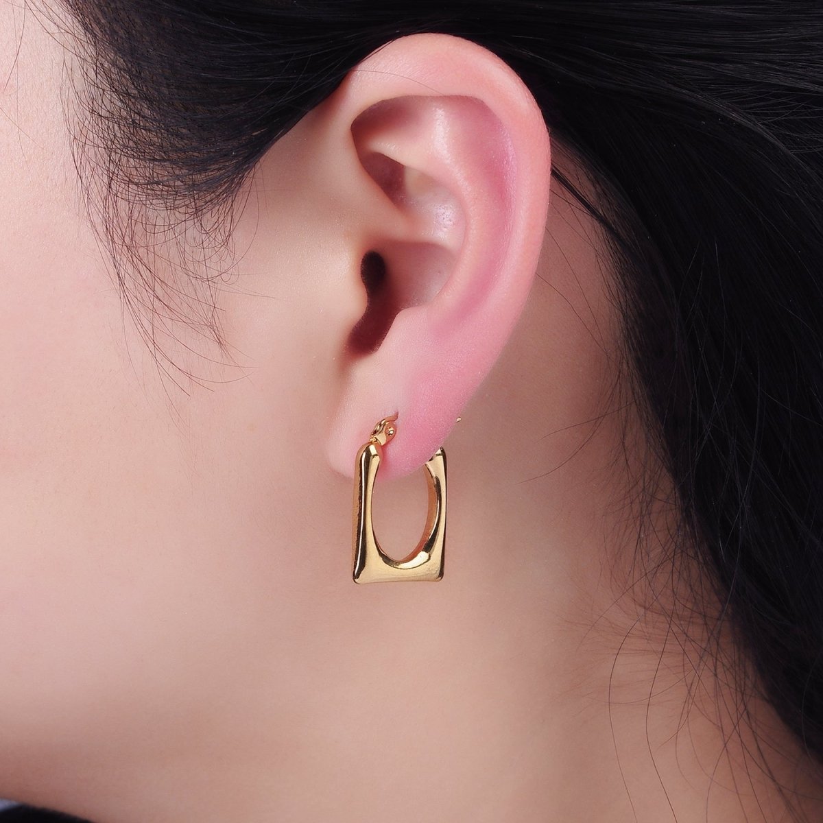 Stainless Steel 20mm U-Shaped Rectangular Minimalist Latch Hoop Earrings | AE436 - DLUXCA