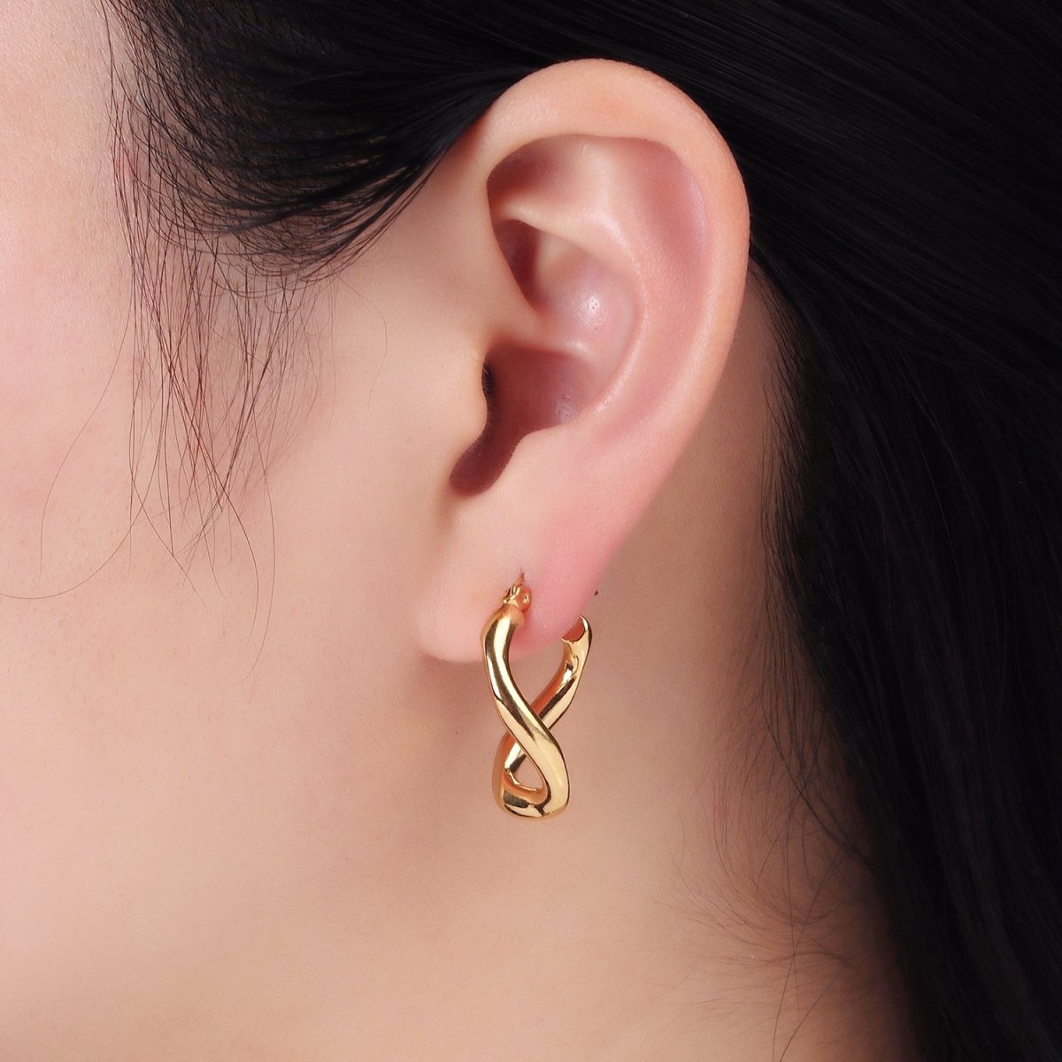 Stainless Steel 25mm Edged Twirl Latch Hoop Earrings in Gold & Silver | AB1366 AB1367 - DLUXCA