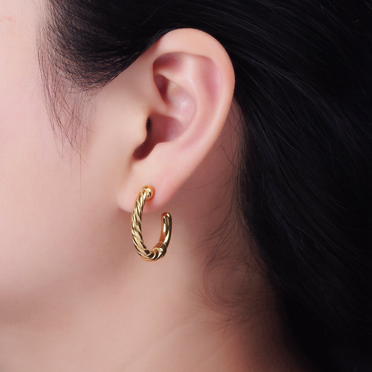 Stainless Steel 25mm Line-Textured C-Shaped Hoop Earrings | AE391 - DLUXCA