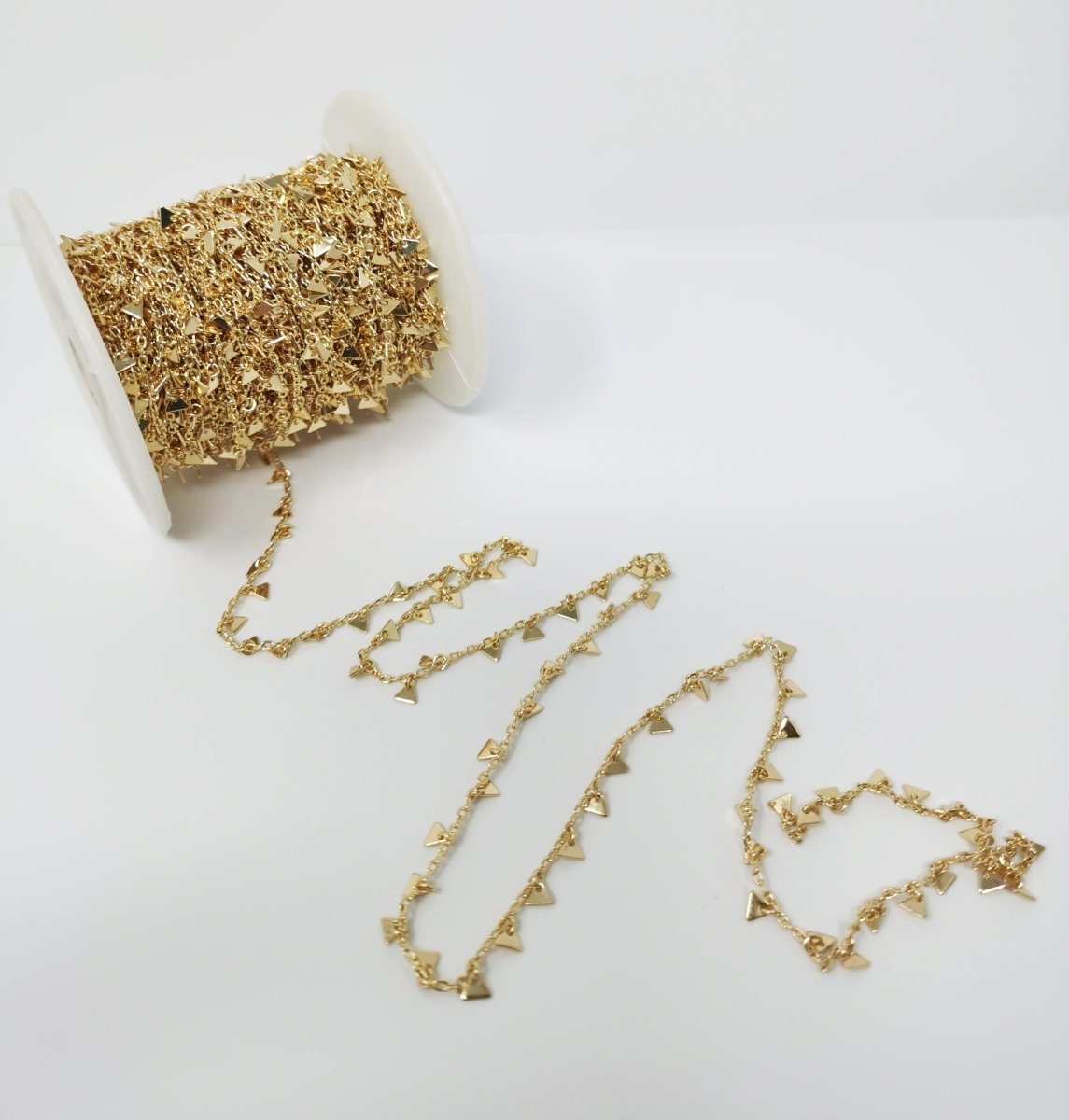 Triangle Charm 16K Gold Filled Chain by Yard, Wholesale Bulk Roll Chain For Jewelry Making, DESIGNED Chain | ROLL-017 Clearance Pricing - DLUXCA