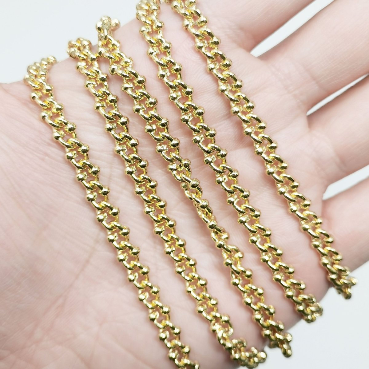 Vintage City Hardware, 24K Gold Filled, Chain by Yard, Oval Double Dot Link Chain, Bold bulk Roll Chain, Size 8x5.5mm, Wholesale Necklace Making | ROLL-400 Clearance Pricing - DLUXCA