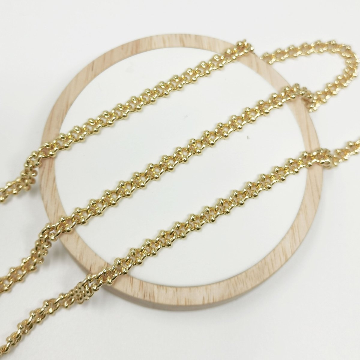 Vintage City Hardware, 24K Gold Filled, Chain by Yard, Oval Double Dot Link Chain, Bold bulk Roll Chain, Size 8x5.5mm, Wholesale Necklace Making | ROLL-400 Clearance Pricing - DLUXCA