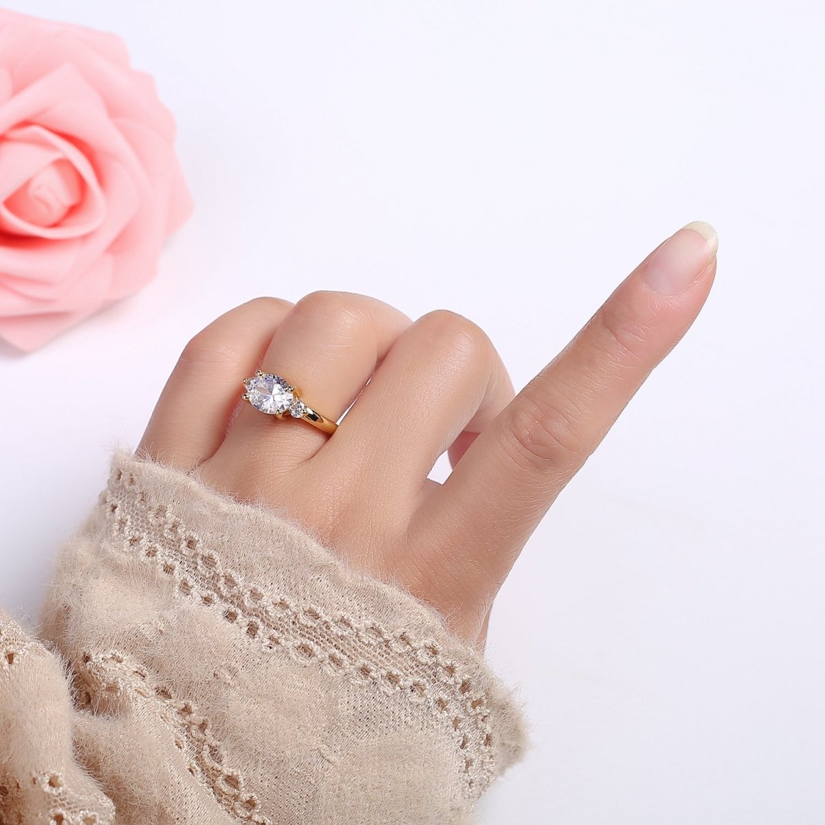 Vintage Solitaire Oval Clear CZ Stones Ring Size 7 Open Adjustable Jewelry O-2168 - DLUXCA