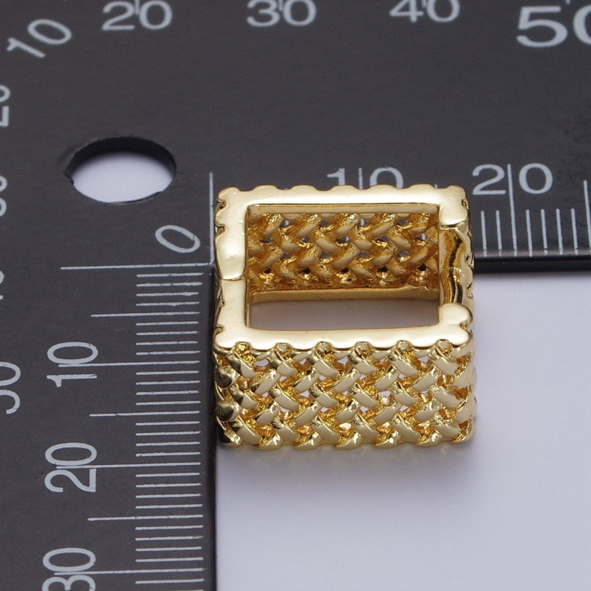 Weave Pattern Rattan Textured Geometric Boxy Huggie Earrings | Y-077 Y-078 - DLUXCA