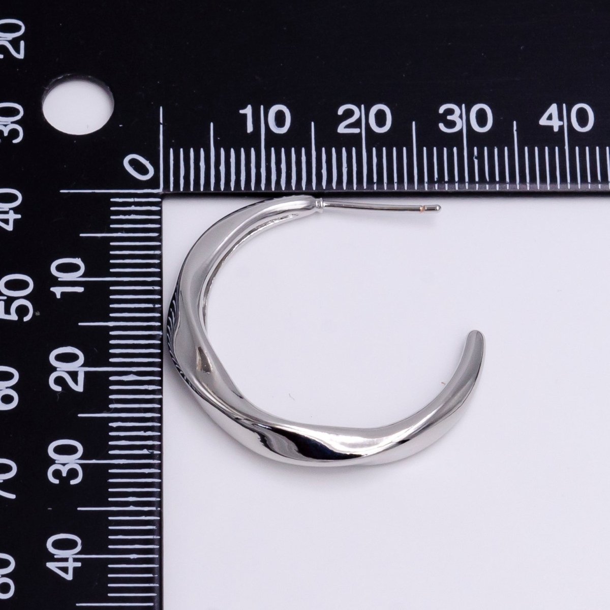 White Gold Filled 30mm Twisted C Shaped Geometric Hoop Earrings | P-115 - DLUXCA