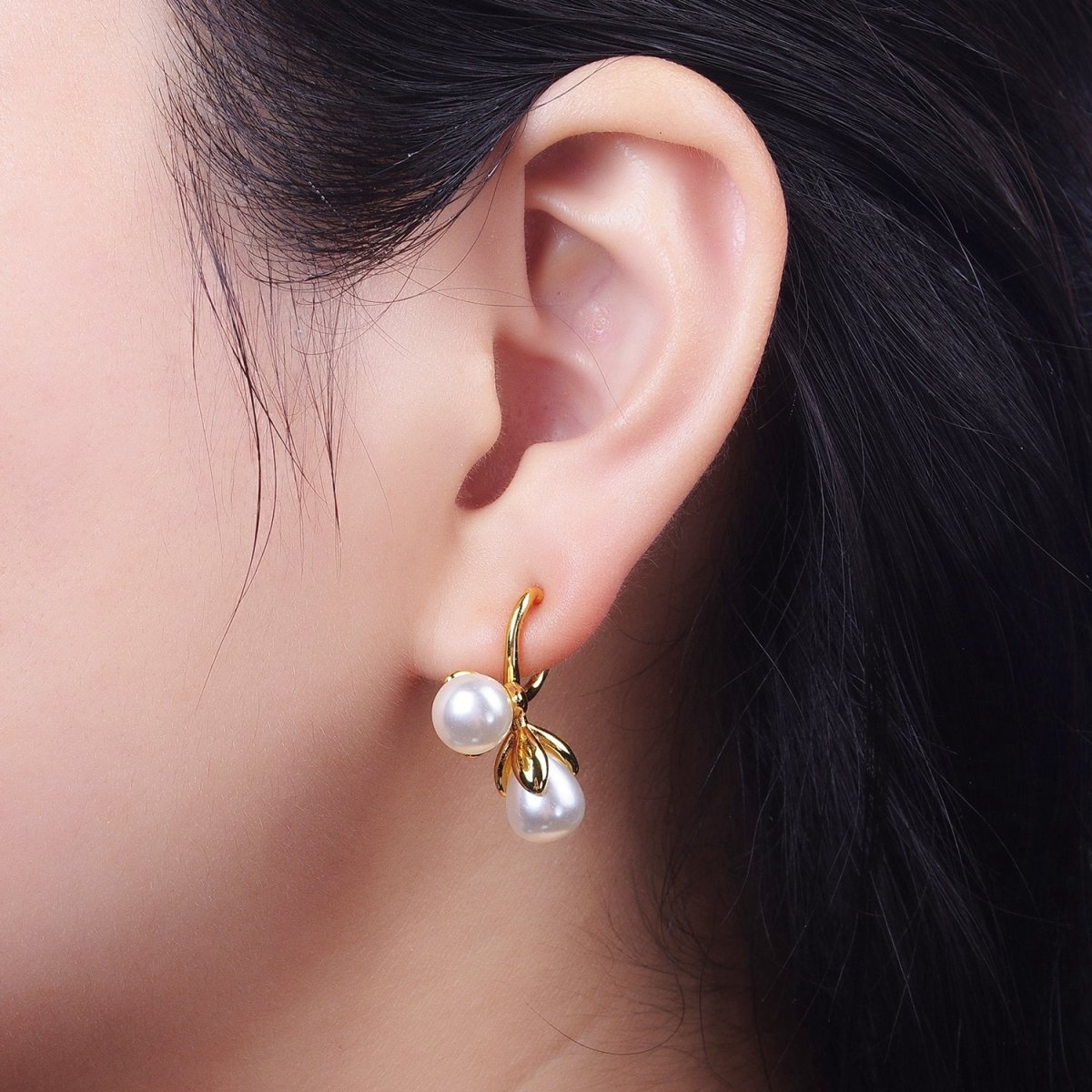 White Pearl Hanging Flowers Gold Stud Earrings | AB005 - DLUXCA