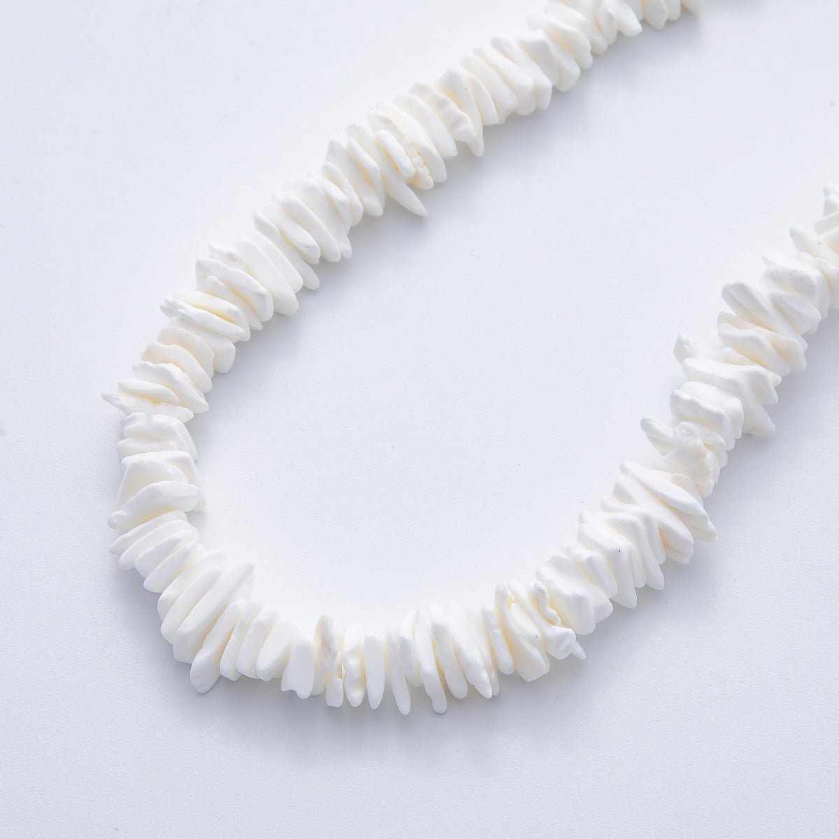 13.4mm White Natural Puka Shell Bead Strands Findings | WA - 3610 - DLUXCA