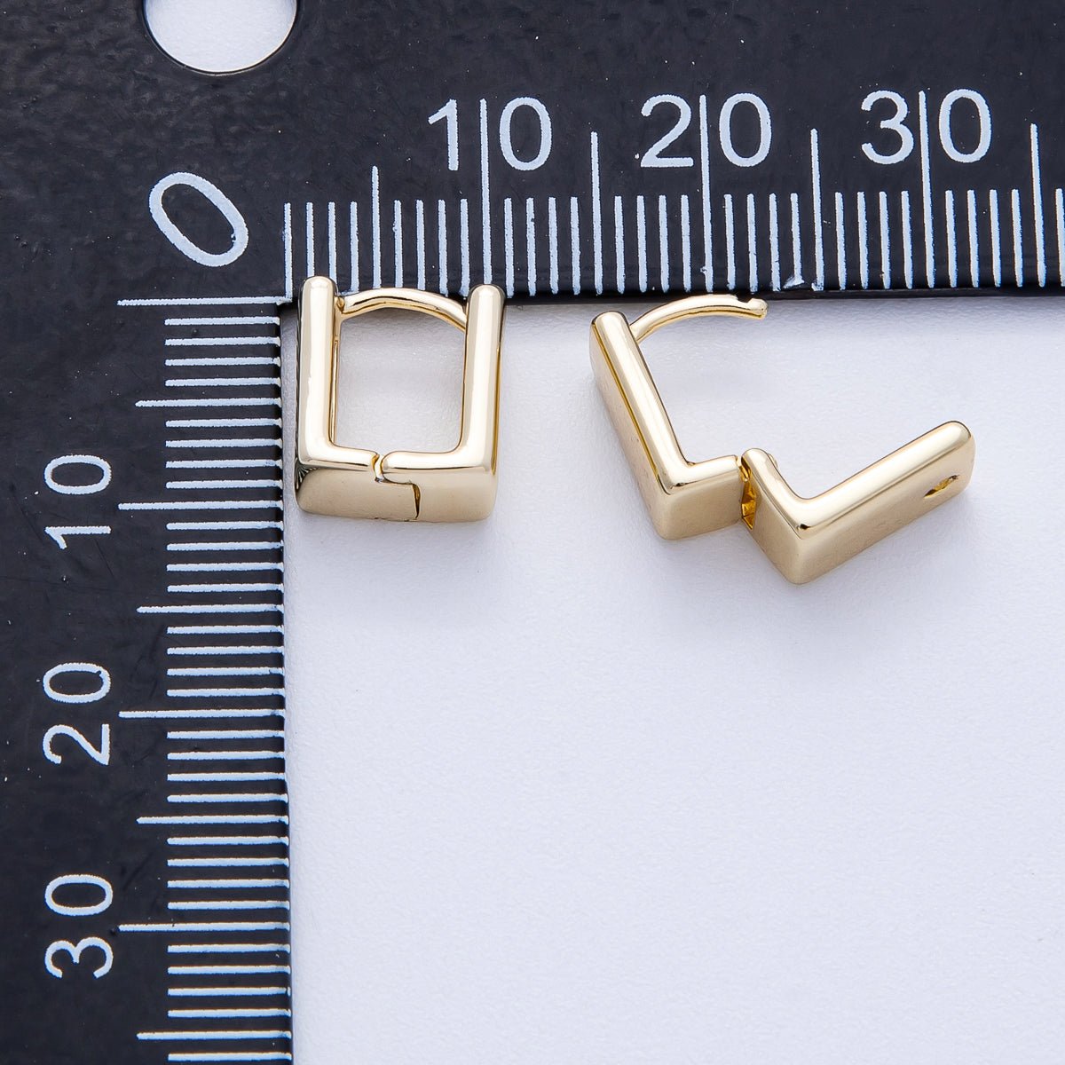 14K Gold Filled 10mm Minimalist Rectangle Cartilage Huggie | EARRINGS - 00250 - DLUXCA