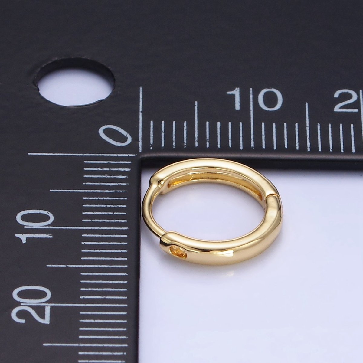 14K Gold Filled 13mm Minimalist Huggie Earrings | P505 - DLUXCA