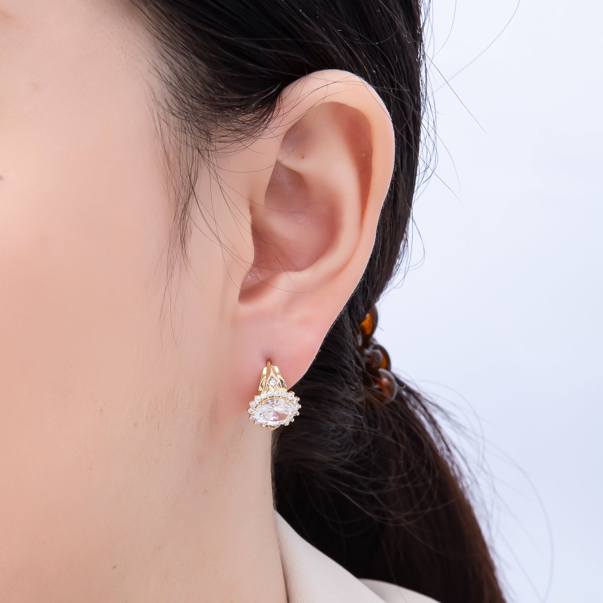 14K Gold Filled 15mm Clear CZ Round Flower Hammered Geometric Hoop Earrings | Earrings - 00270 - DLUXCA