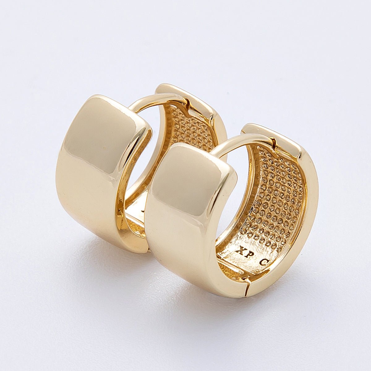 14K Gold Filled 15mm Minimalist Plain Wide Huggie Earrings | EARRINGS - 00181 - DLUXCA