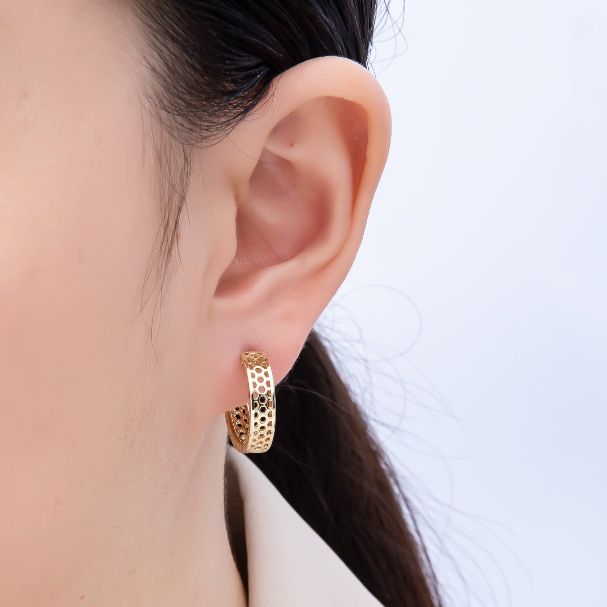 14K Gold Filled 19mm Round Filigree Open Huggie Earrings | Earrings - 00358 - DLUXCA
