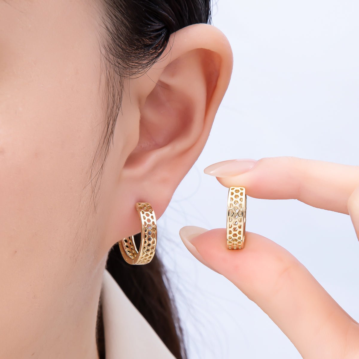 14K Gold Filled 19mm Round Filigree Open Huggie Earrings | Earrings - 00358 - DLUXCA