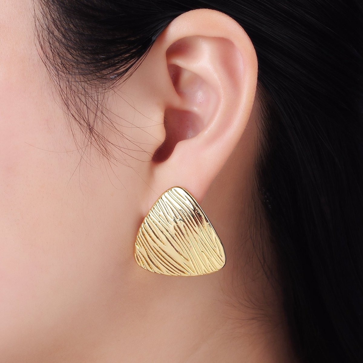 14K Gold Filled Line-Textured Triangle Stud Earrings in Gold & Silver | P470 P471 P481 AB1403 - DLUXCA
