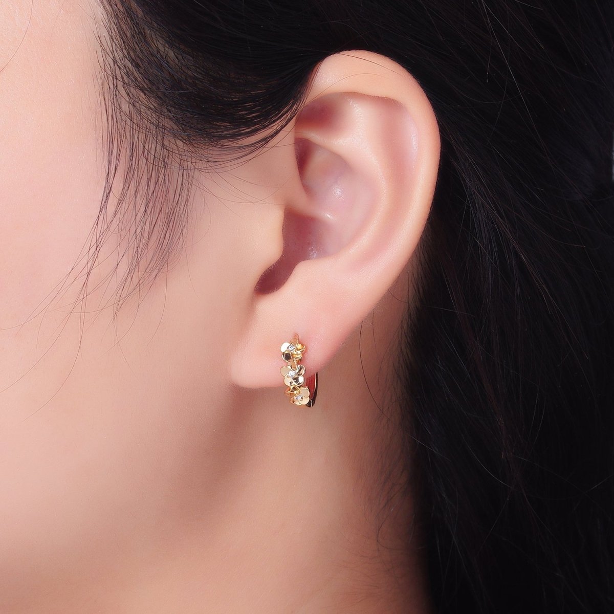 14K Gold Filled Triple Flower CZ Cartilage Huggie Earring | P346 - DLUXCA