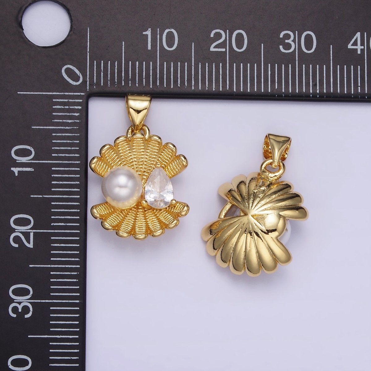 14K Gold Filled20mm Pearl Teardrop CZ Textured Clam Shell Pendant | AA1313 - DLUXCA