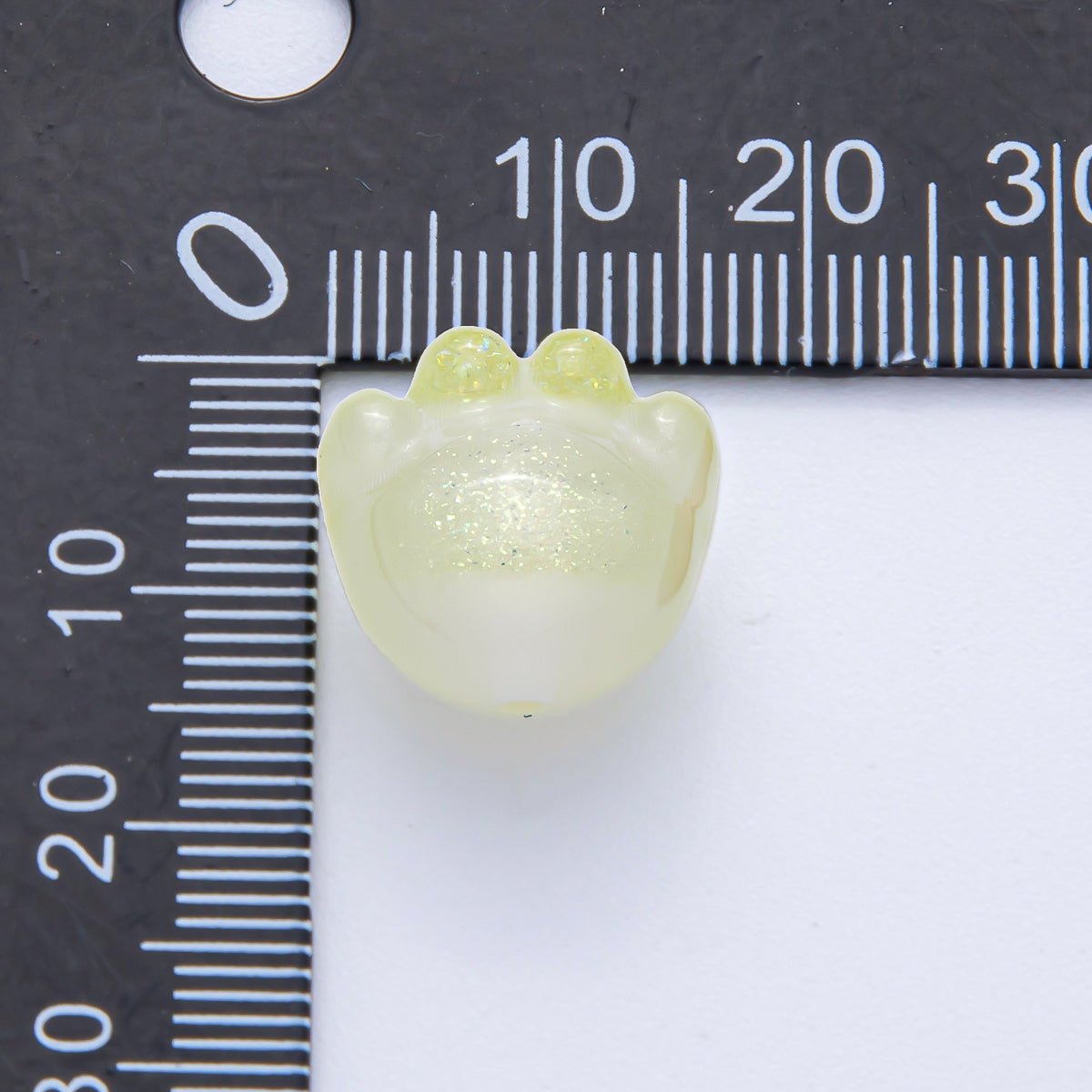 15mm Grey, Red, Blue, Green, Pink, White, Purple Glitter Resin Paw Print Pet Animal Bead | B653 - B657 - DLUXCA