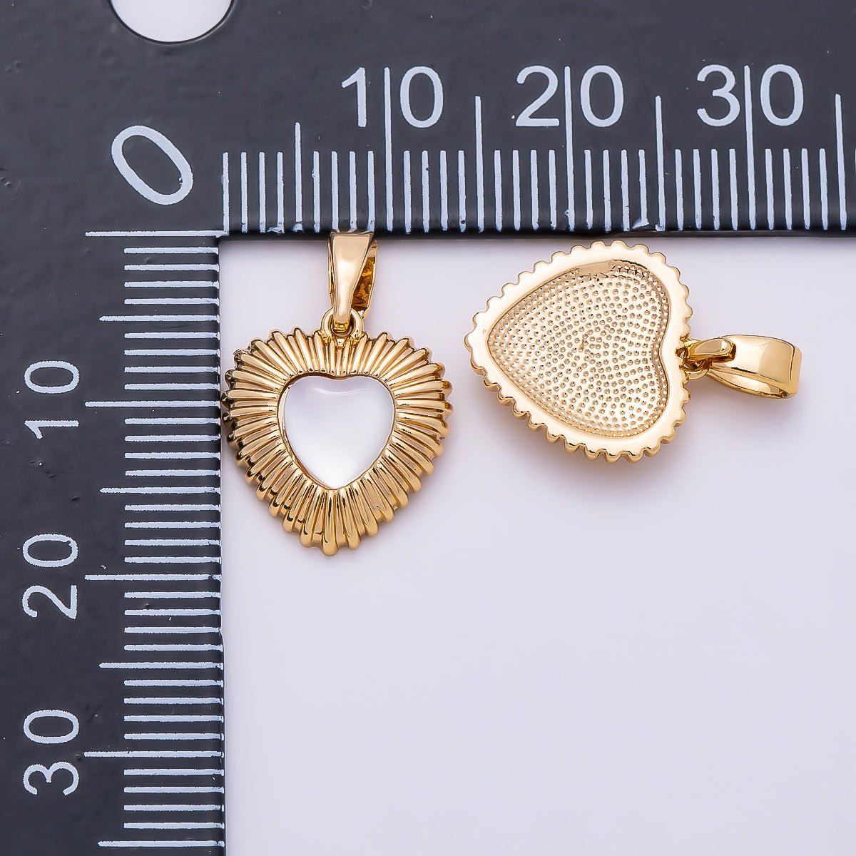 16K Gold Filled 13mm Shell Pearl Ribbed Textured Heart Pendant | Charms-01364 - DLUXCA