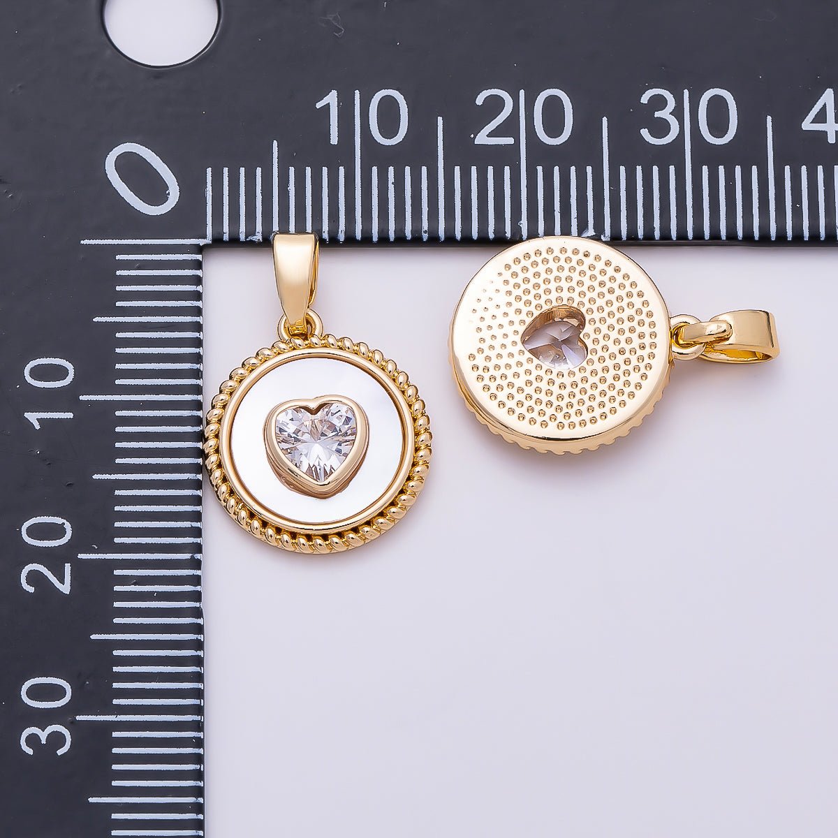 16K Gold Filled 15mm Clear CZ Heart Shell Pearl Croissant Bezel Round Pendant | Charms-01367 - DLUXCA