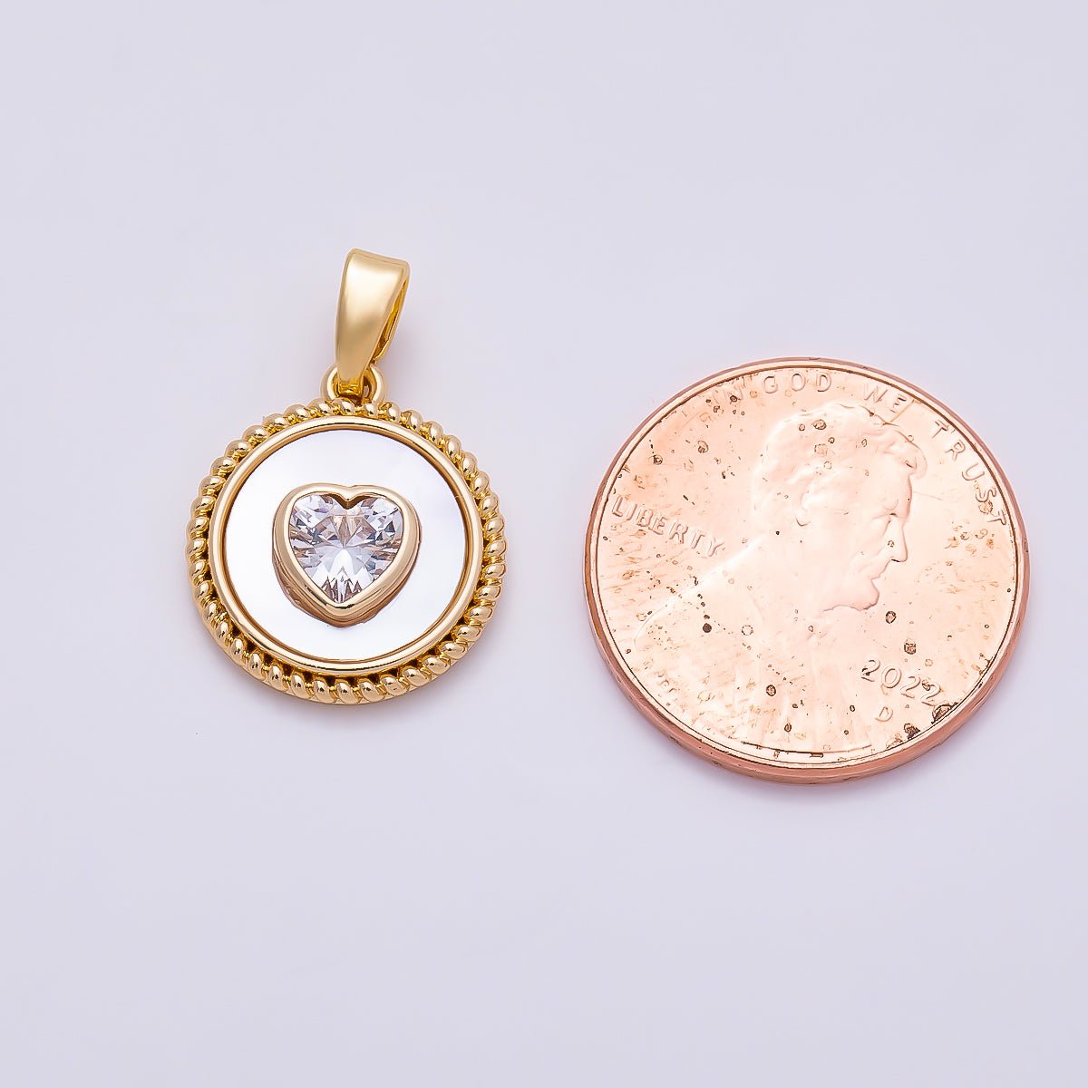 16K Gold Filled 15mm Clear CZ Heart Shell Pearl Croissant Bezel Round Pendant | Charms-01367 - DLUXCA