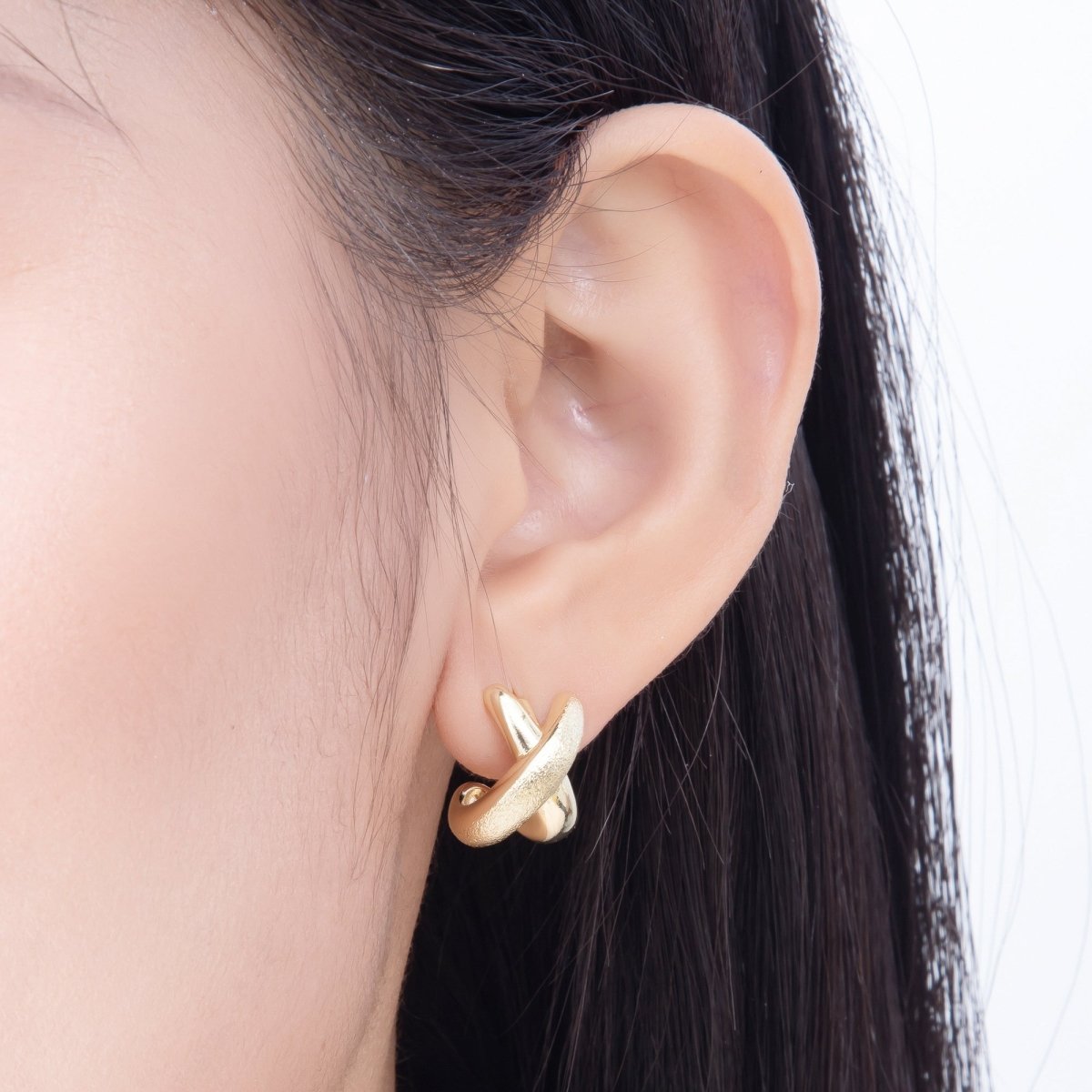 16K Gold Filled 15mm X Claw Double Band Textured C-Shaped Hoop | Earrings-00786 - DLUXCA
