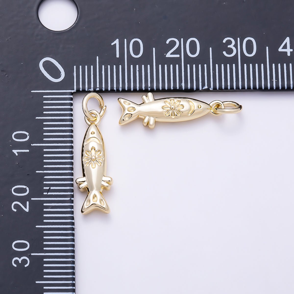 16K Gold Filled 19mm Floral Engraved 3D Puffy Fish Ocean Charm | Charms-01642 - DLUXCA