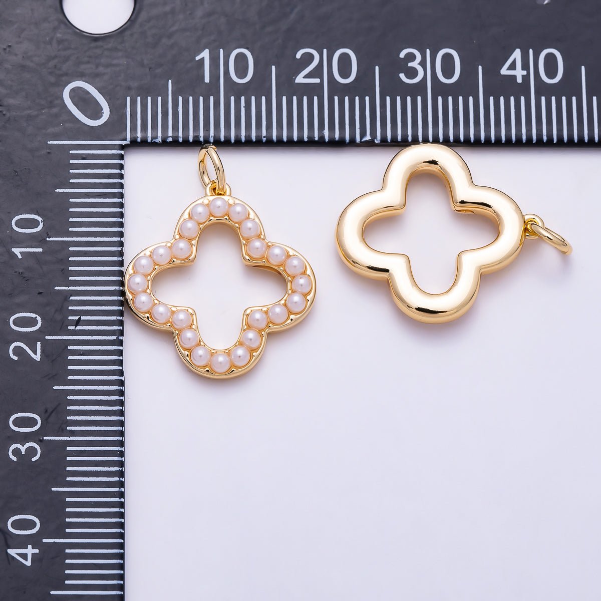 16K Gold Filled 20mm Openwork Quatrefoil Faux Pearl Frame Lucky Clover Charm | Charms-01694 - Charms-01695 - DLUXCA