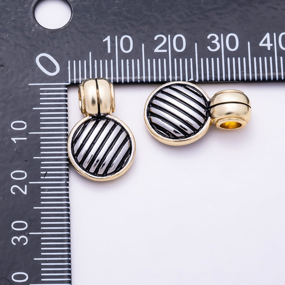 16K Gold Filled 20mm Two-Tone Round Diagonal Striped Black Enamel Pendant | Charms-01926 - DLUXCA