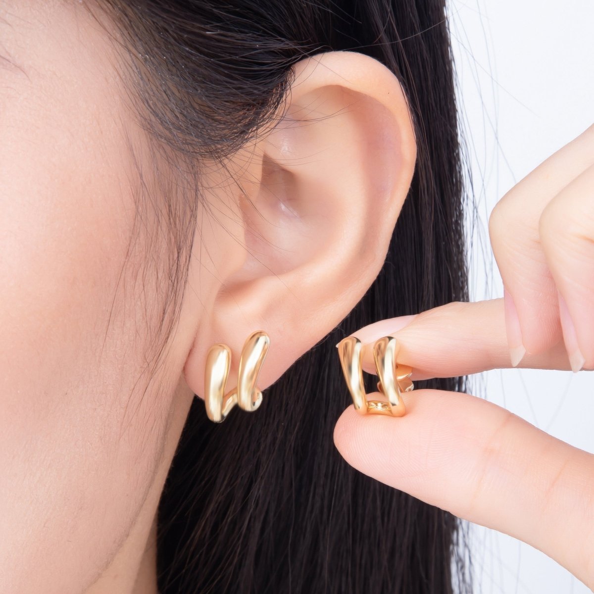 16K Gold Filled 25mm Geometric Hammered Oval Stud Earrings | Earrings-00793 - DLUXCA