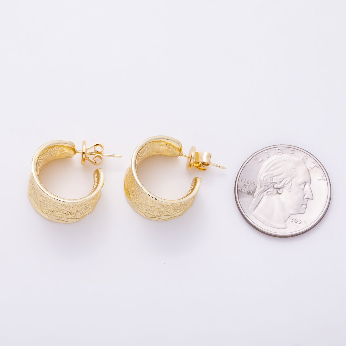 16K Gold Filled 25mm Lined Textured Wide C-Shaped Hoop Earrings | Earrings-00796 - DLUXCA