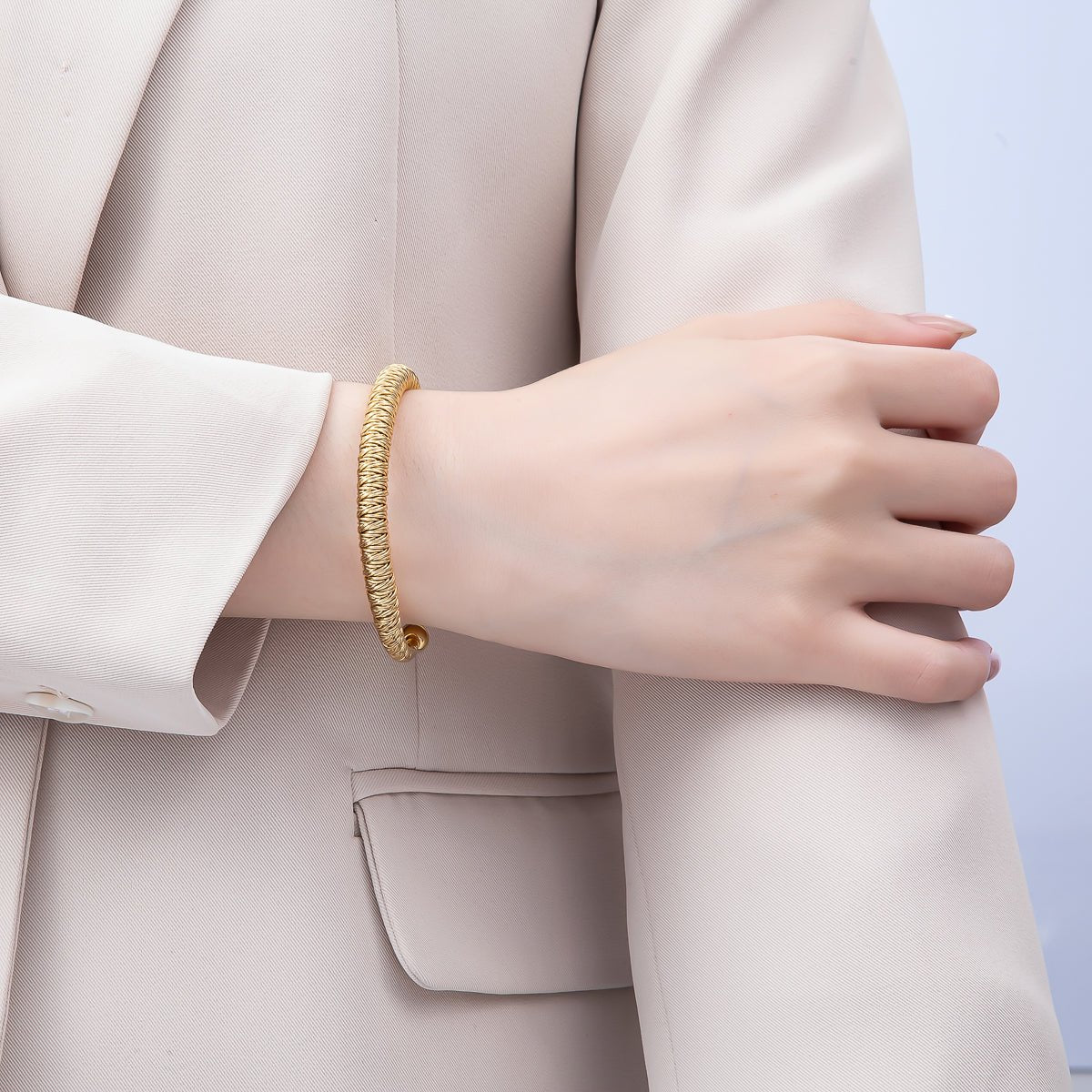 16K Gold Filled 7mm Geometric Textured Wire Cuff Bracelet | WA - 04298 - DLUXCA