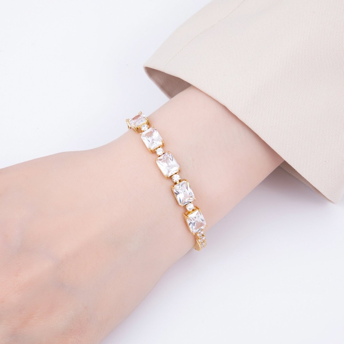 16K Gold Filled Clear Baguette Round CZ Tennis Chain 7 Inch Adjustable Bracelet | WA - 04335 - DLUXCA