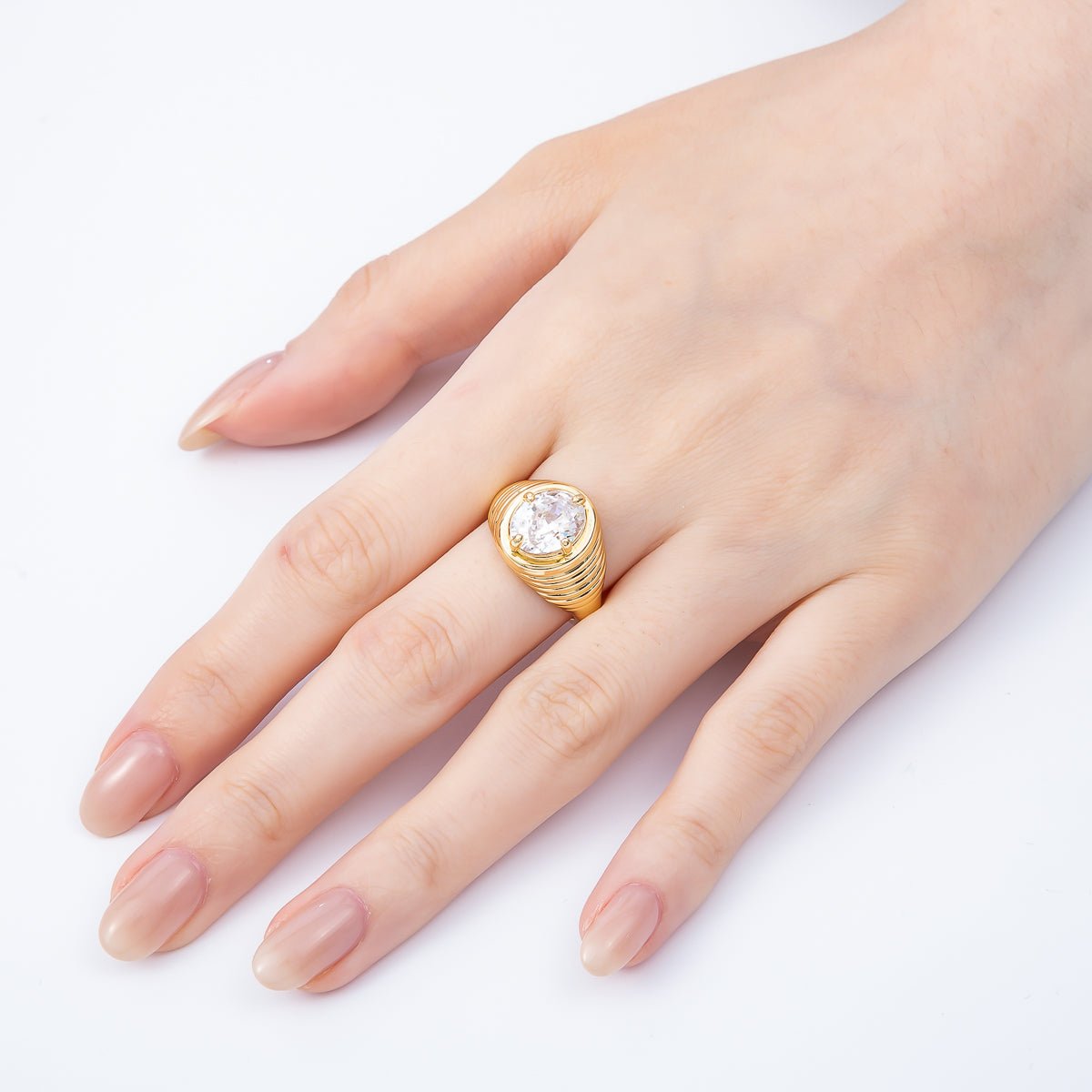 16K Gold Filled Clear CZ Round Solitaire Ribbed Signet Ring | Rings-00169 - DLUXCA