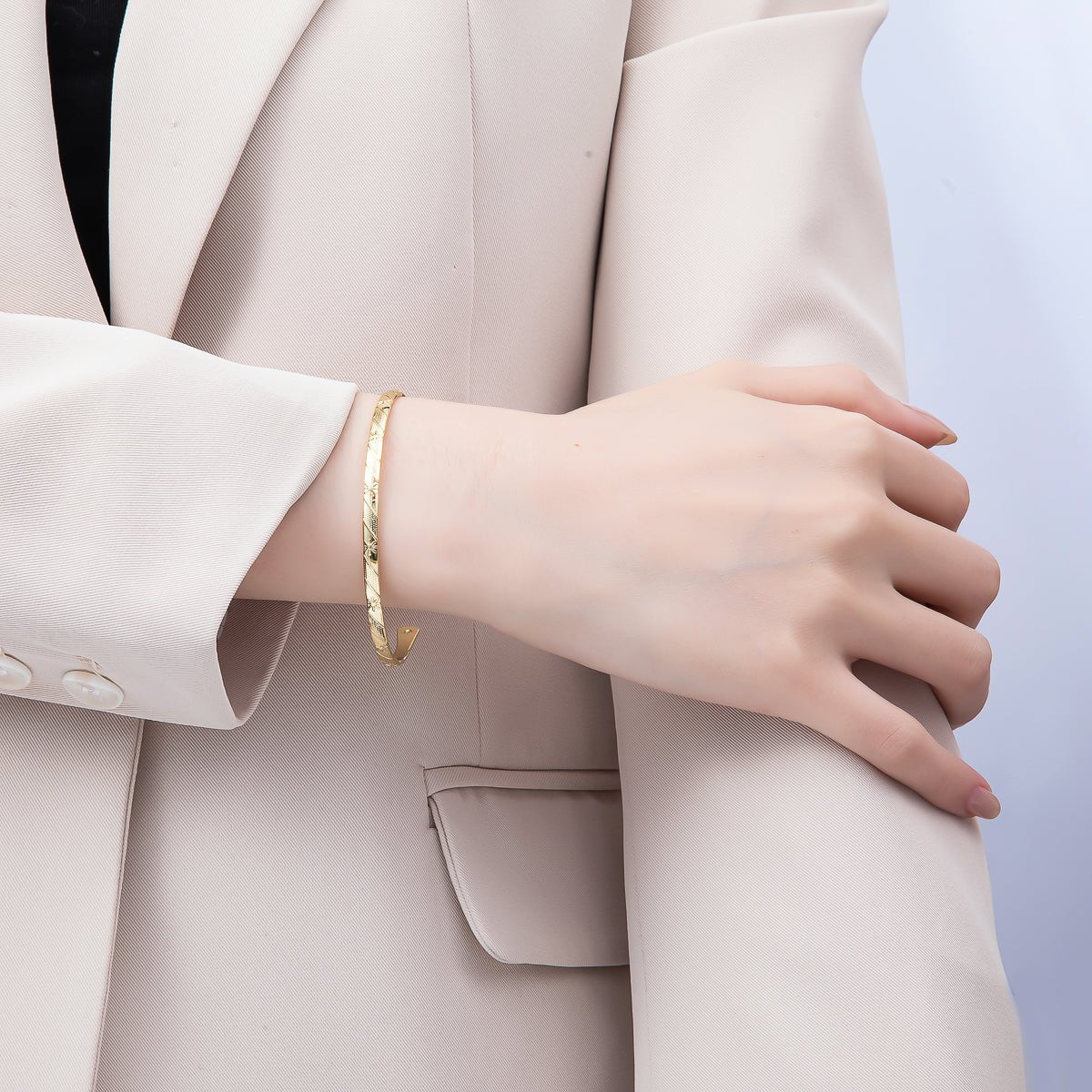 16K Gold Filled Lined Sun Ray Textured Cuff Bracelet | WA - 04453 - DLUXCA