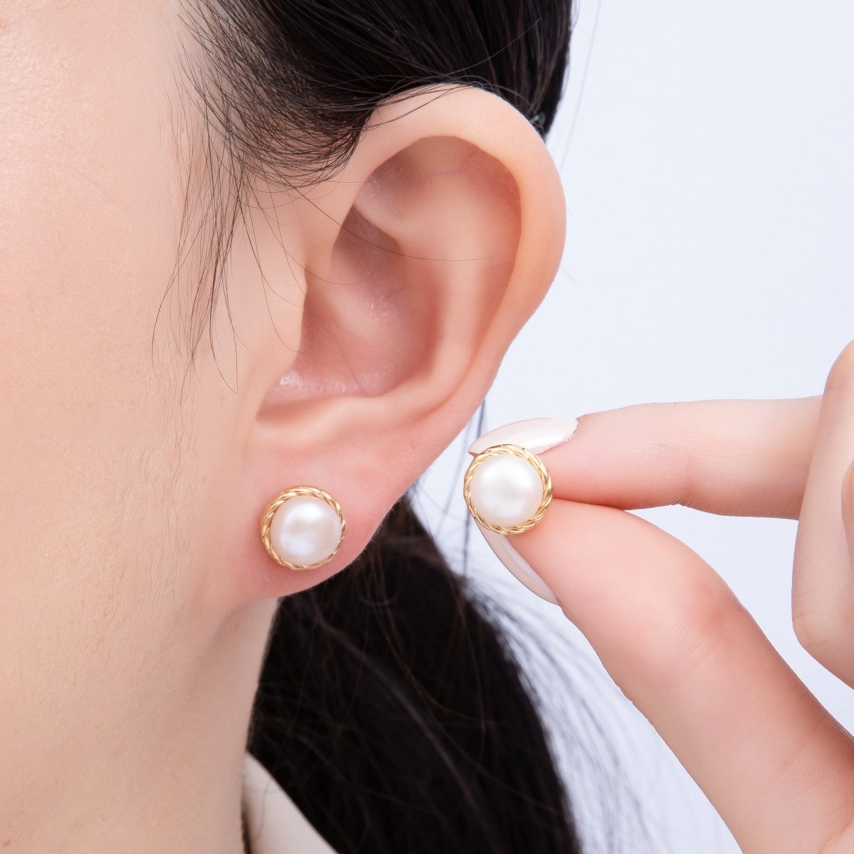 18K Gold Filled 10mm Shell Pearl Rope Bezel Round Stud Earrings | Earrings - 00353 - DLUXCA