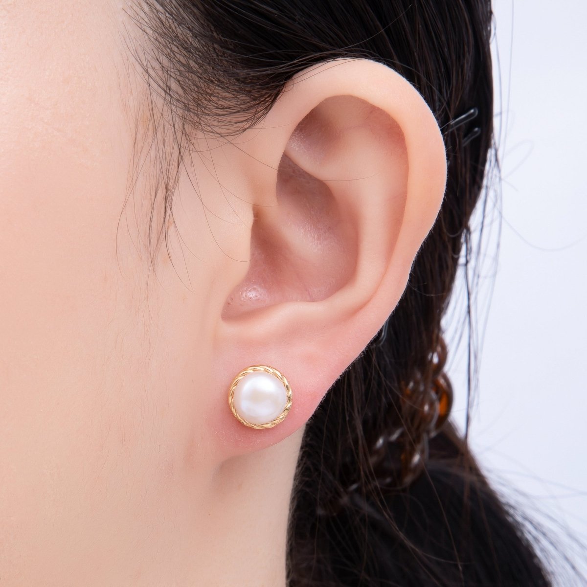 18K Gold Filled 10mm Shell Pearl Rope Bezel Round Stud Earrings | Earrings - 00353 - DLUXCA