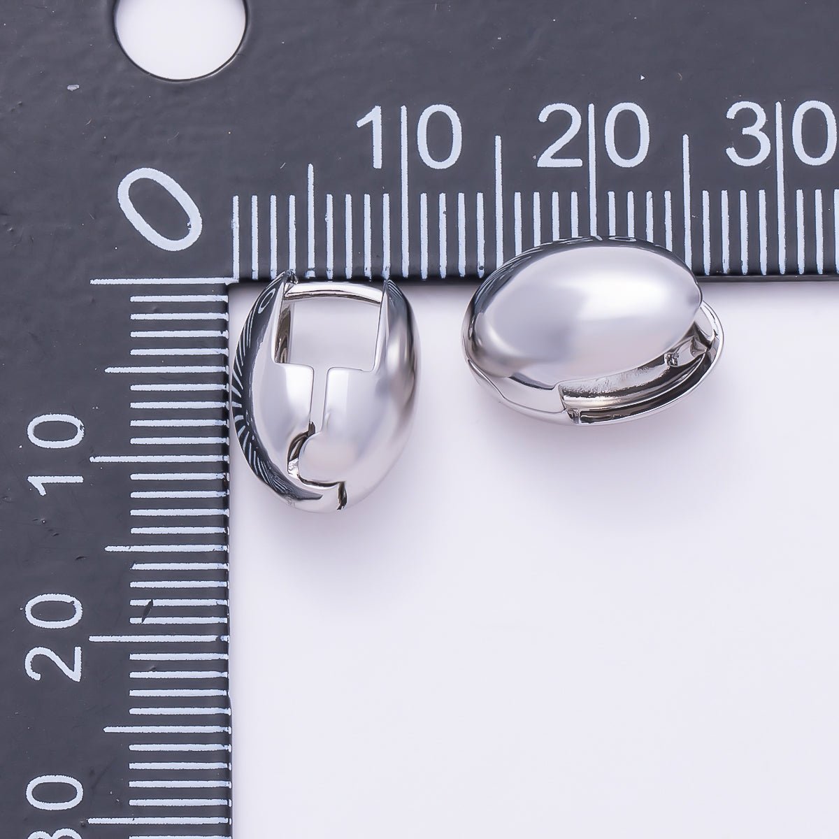 18K Gold Filled 13.5mm Oval Dome Huggie Earrings | Q373 Earrings - 00840 - DLUXCA