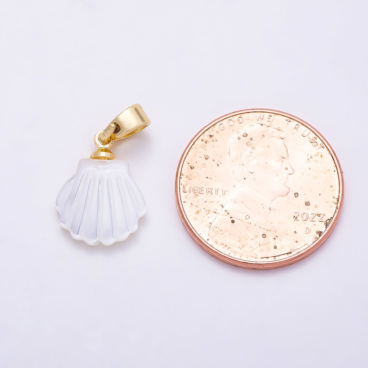 18K Gold Filled 13mm White Scallop Sea Shell Pearl Pendant | Charms-01409 - DLUXCA