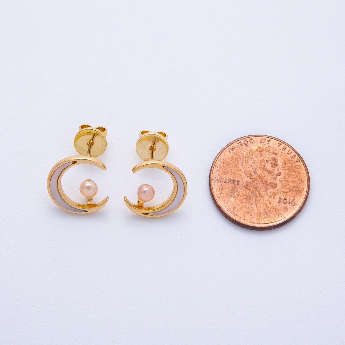18K Gold Filled 14mm Celestial Crescent Moon Shell Pearl Stud Earrings | AB1675 - DLUXCA