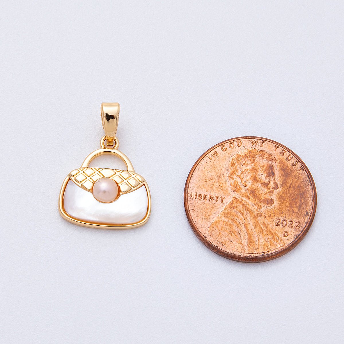 18K Gold Filled 14mm Pink Shell Pearl Quilted Top Handle Bag Pendant | Charms - 00101 - DLUXCA