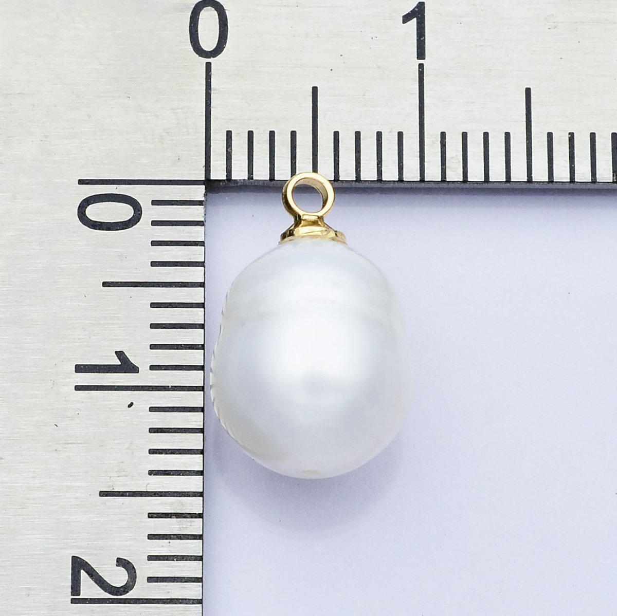 18K Gold Filled 15.5mm Ribbed Shell Pearl Oval Charm | P1556 - DLUXCA