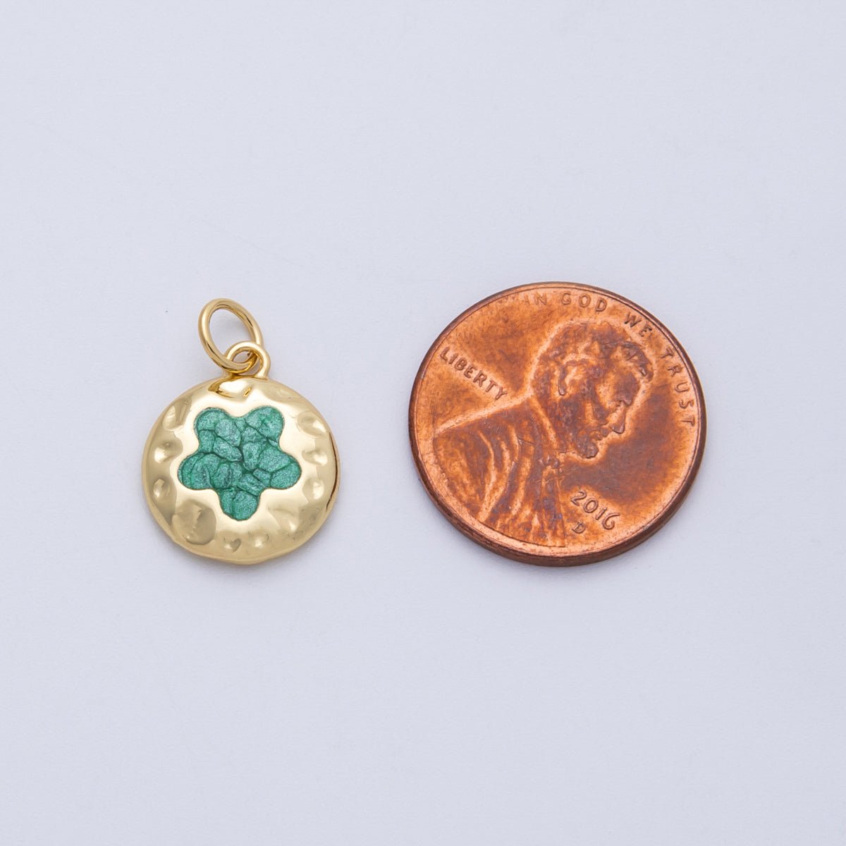 18K Gold Filled 15mm Green Flower Hammered Round Charm | Charms - 00141 - DLUXCA
