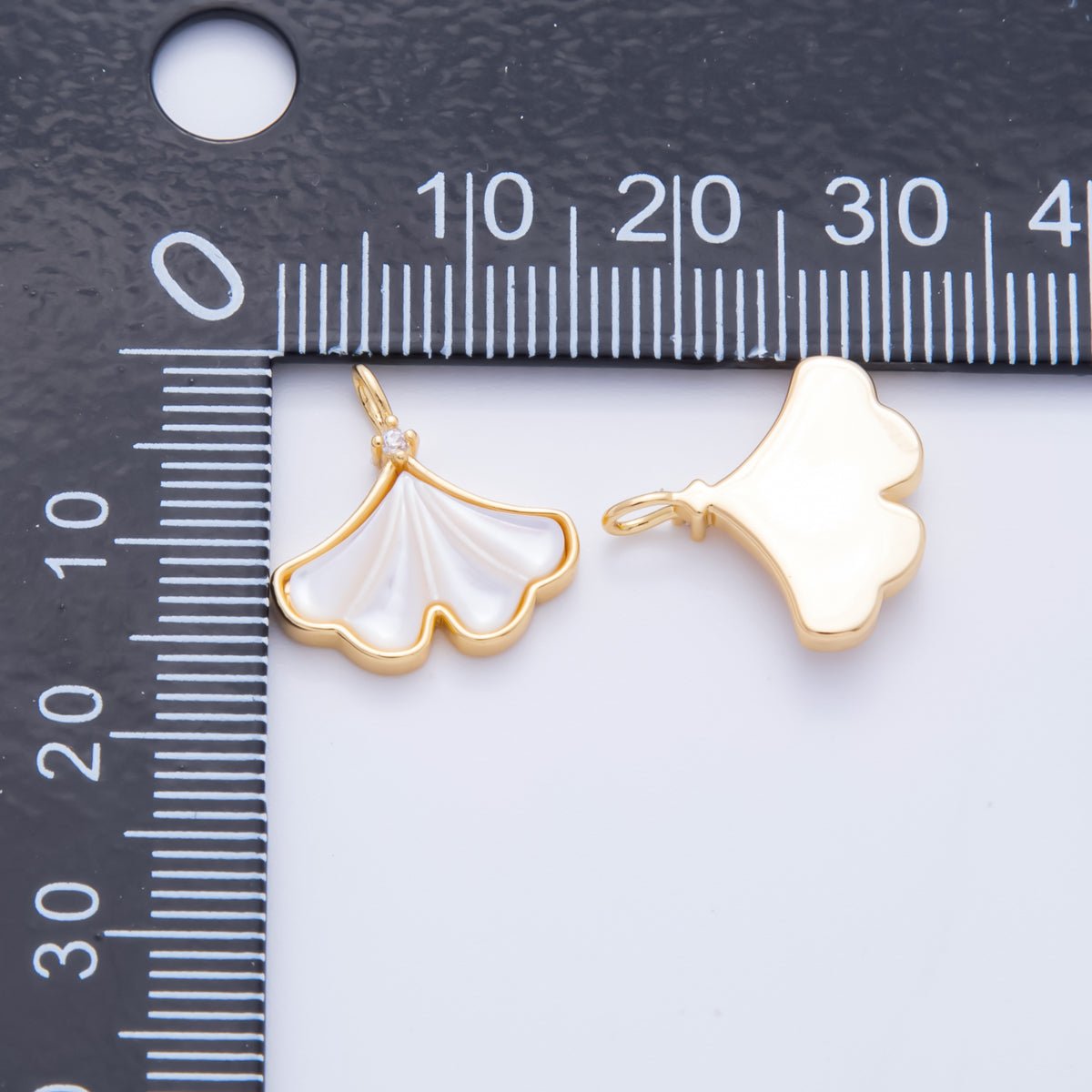 18K Gold Filled 15mm Mother of Pearl Fan - Shaped Mermaid Tail Charm | AH - 920 - DLUXCA