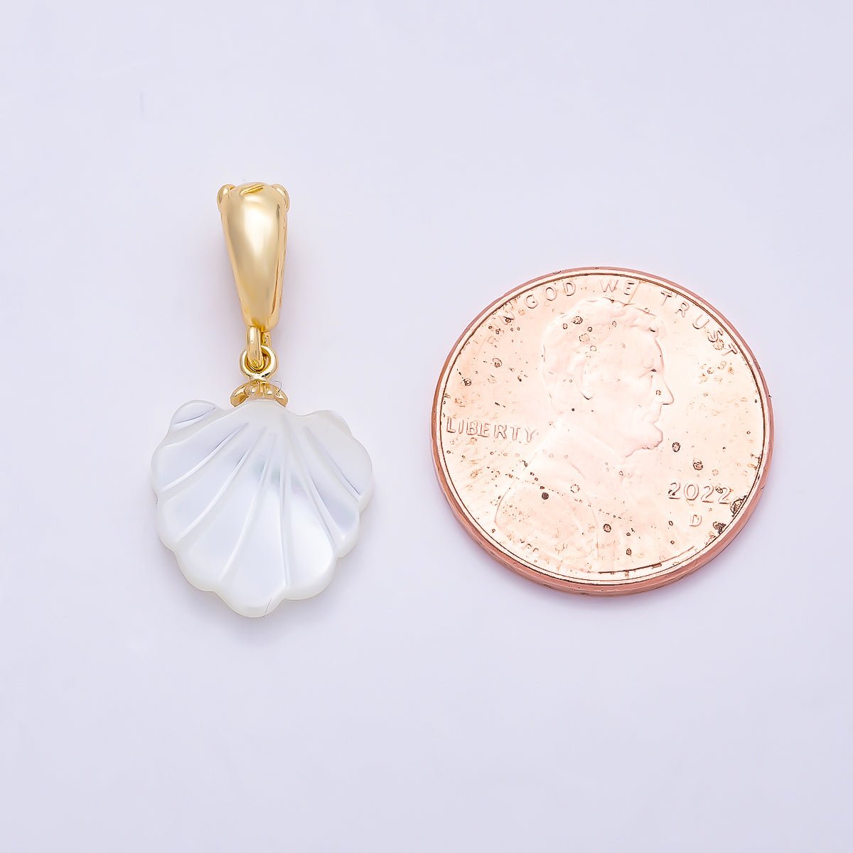 18K Gold Filled 15mm White Scallop Sea Shell Pearl Pendant | Charms-01410 - DLUXCA