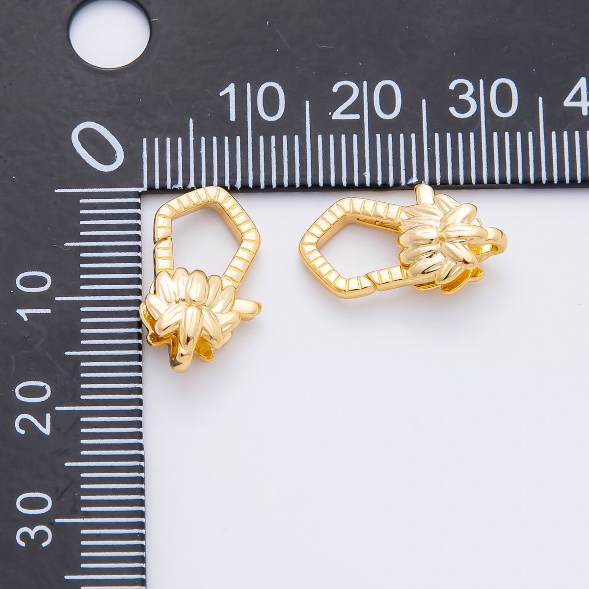 18K Gold Filled 16mm Ribbed Lily Flower Lobster Clasp Charm Finding | Z1425 - DLUXCA