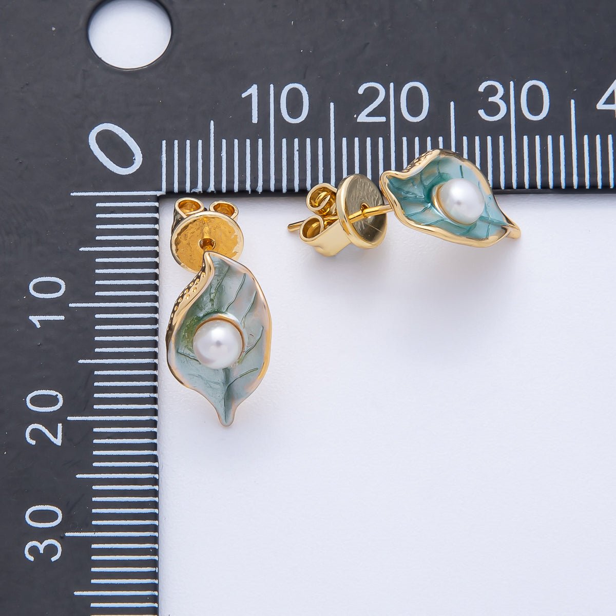 18K Gold Filled 16mm Shell Pearl Leaf Stud Earrings | Earrings - 00012 - DLUXCA